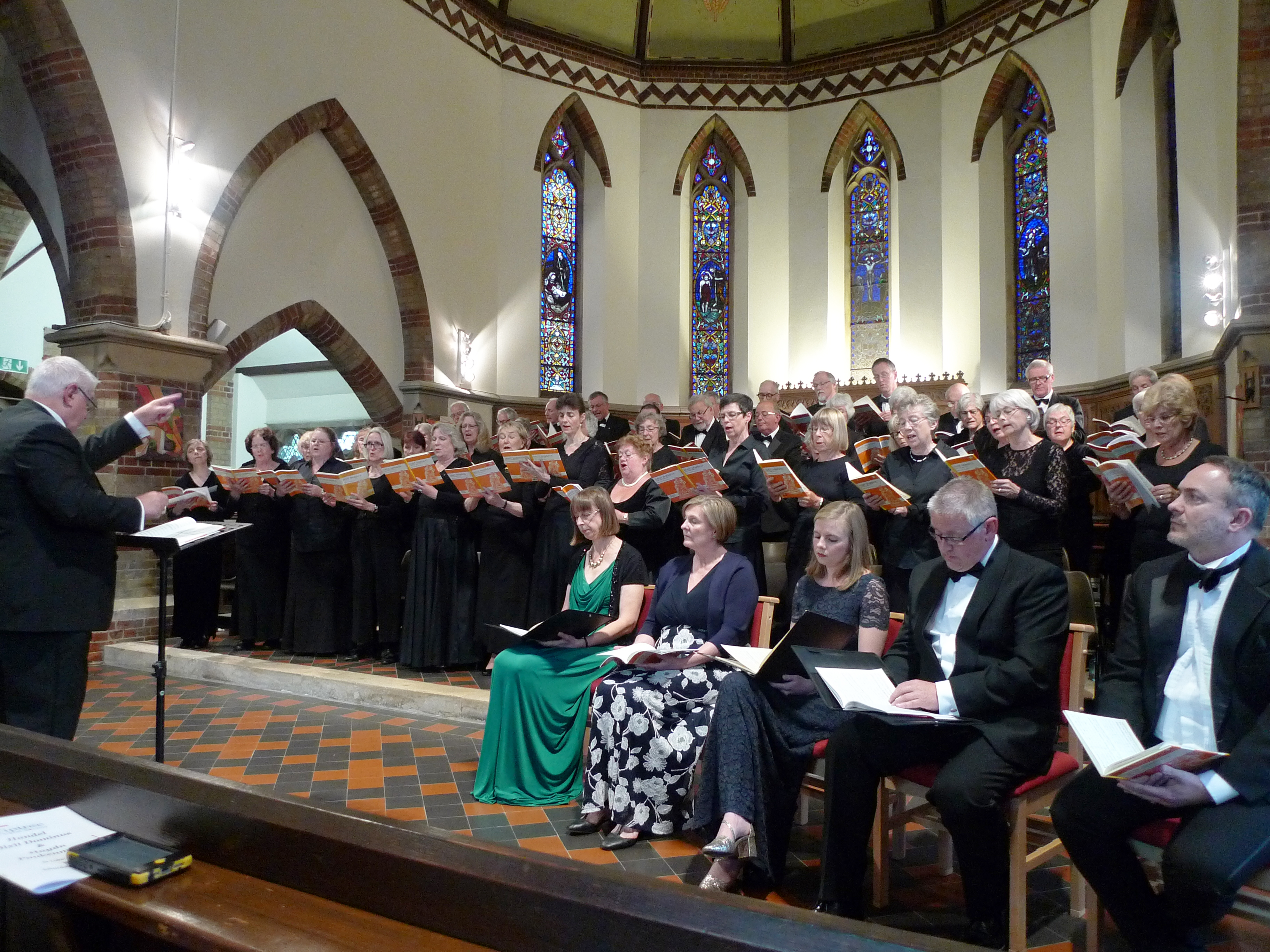Image of choir singing Dixit Dominus